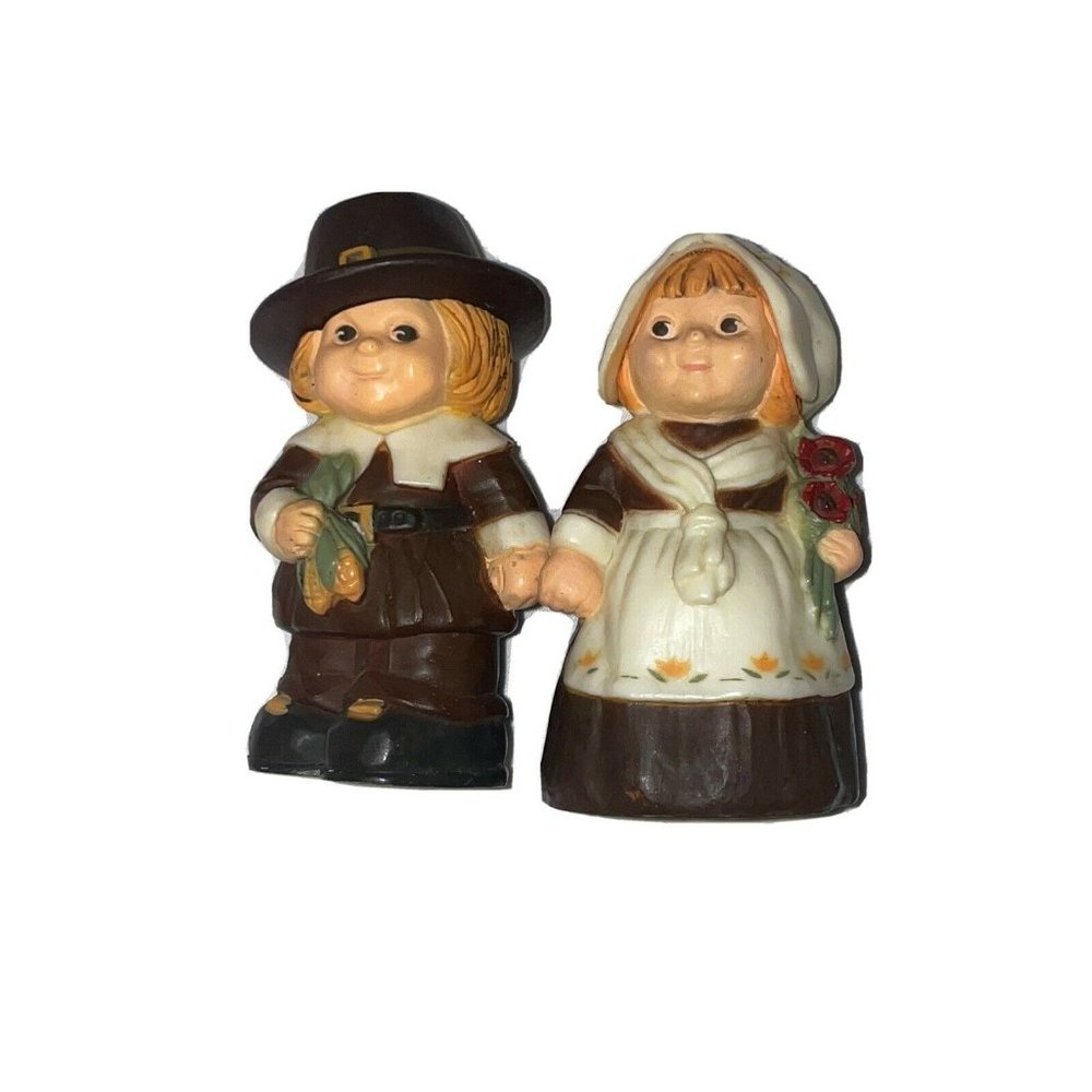Vintage Hallmark Thanksgiving Pilgrims Couple Salt and Pepper Shakers
